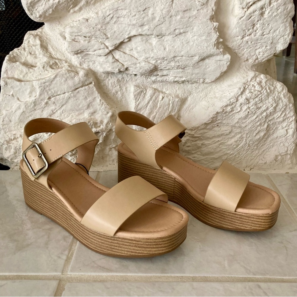 NWOT Frye and Co. Womens Lylah Wedge Sandals- size 10 - Picture 4 of 7
